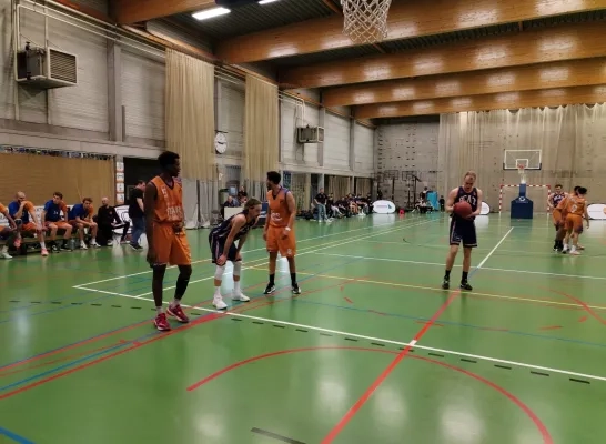 Basketbalploeg Bavi Vilvoorde op bezoek bij Asse-Ternat