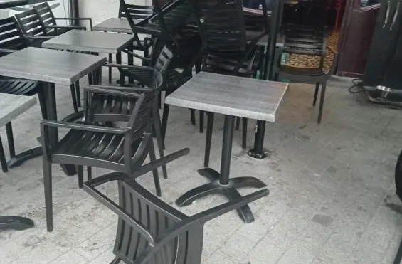Gevandaliseerde stoelen