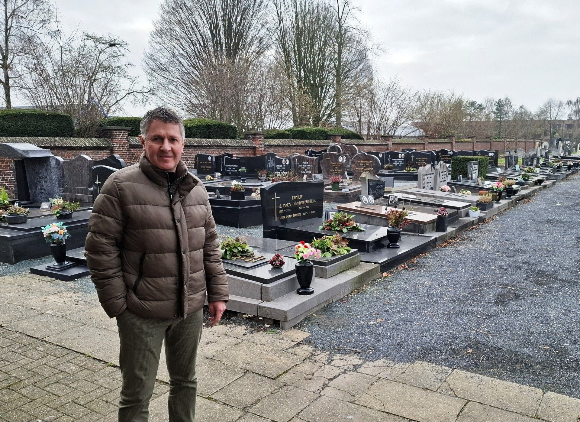 Kapelle-op-den-Bos pakt begraafplaatsen aan: 