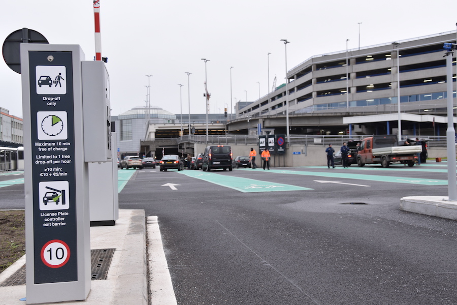 2 euro per minuut parkeren in dropoffzone Zaventem Ring