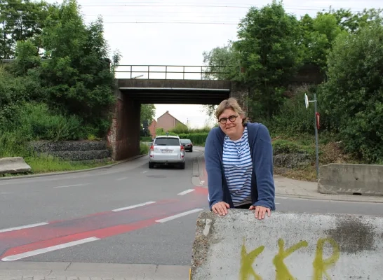 hilde_de_keermaeker_aan_brug1.jpg