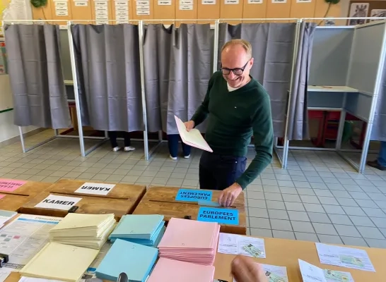 Ben Weyts brengt zijn stem uit