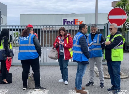 Vakbonden verzamelen bij FedEx Express op Brucargo