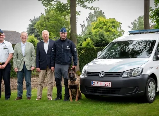 Mechelse herder Joz versterkt politiezone Wokra Mechelse herder Joz versterkt politiezone Wokra