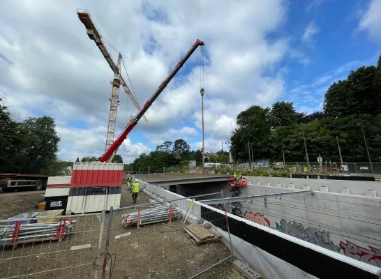 Werken aan de nieuwe Carsoelbrug in Ukkel Werken aan de nieuwe Carsoelbrug in Ukkel