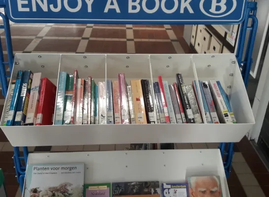 boekenkastnmbs.jpeg