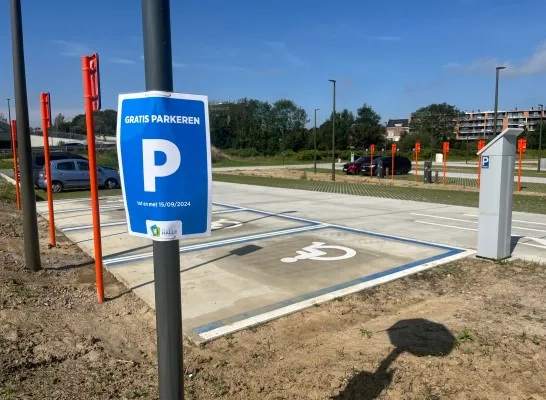 De nieuwe randparking aan de Suikerkaai in Halle De nieuwe randparking aan de Suikerkaai in Halle