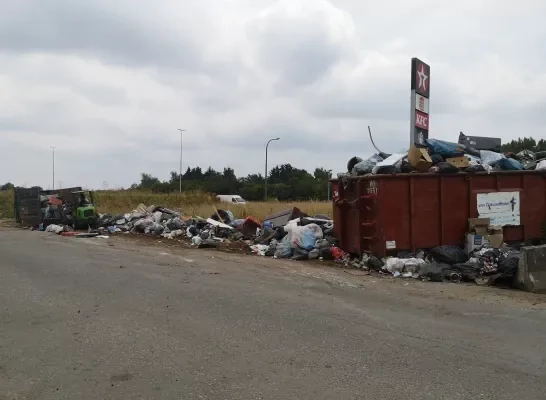 sluikstort_snelwegparking_grootbijgaarden.jpg