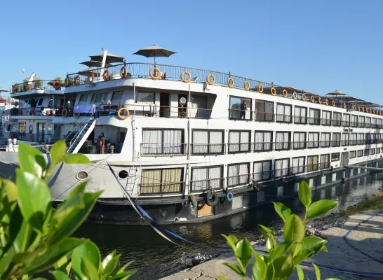 Vijfsterrenschip voor cruise op de Nijl