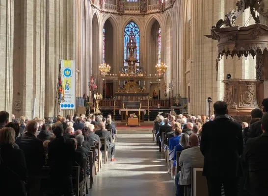 De basiliek van Halle zat afgeladen vol voor het afscheid van Jos Appelmans De basiliek van Halle zat afgeladen vol voor het afscheid van Jos Appelmans