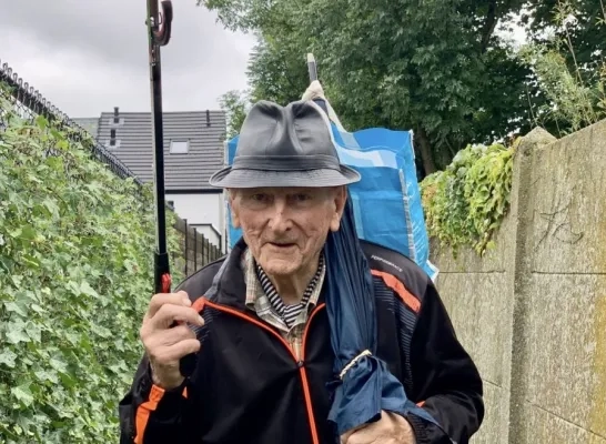 oude_man_vuilnis_jan_akapella.jpg