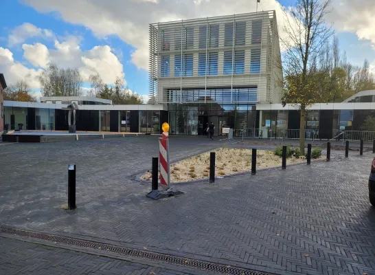 ontharding_gemeentehuis_ternat.jpg