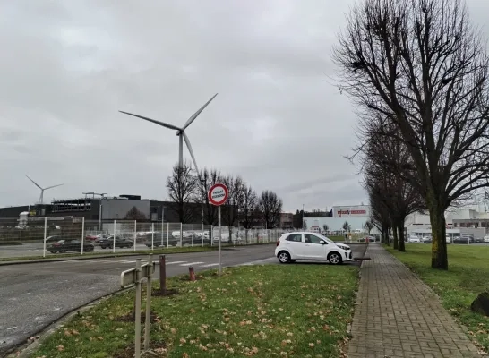 windturbine_halle.jpeg