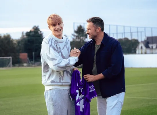 Vilvoordenaar Nathan De Cat zal voortaan met de eerste ploeg meetrainen van RSC Anderlecht Vilvoordenaar Nathan De Cat zal voortaan met de eerste ploeg meetrainen van RSC Anderlecht