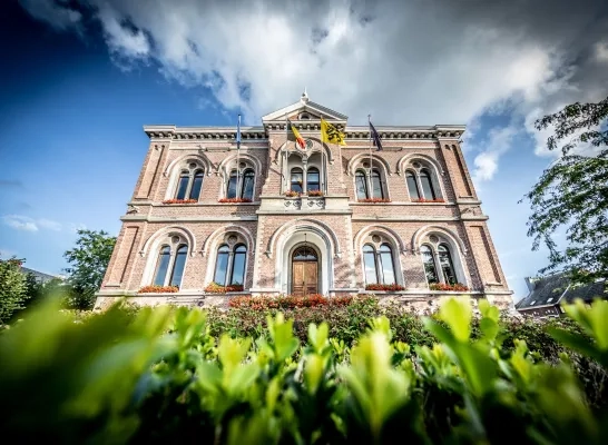 Het gemeentehuis van Asse Het gemeentehuis van Asse