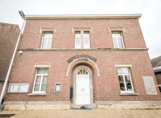 Het gemeentehuis van Pepingen Het gemeentehuis van Pepingen