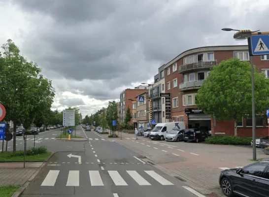 De jongeman werd hier aan de Hendrik I-lei klemgereden De jongeman werd hier aan de Hendrik I-lei klemgereden