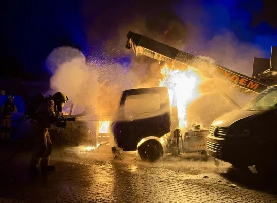 brandende voertuigen in Ruisbroek brandende voertuigen in Ruisbroek