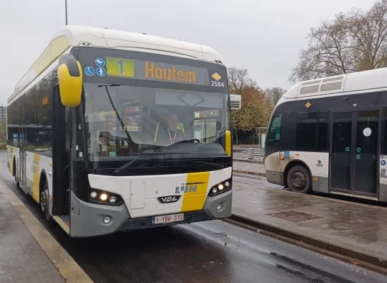 Bus van De Lijn in Vilvoorde
