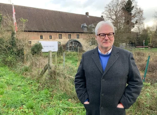 De ingrijpende restauratie- en herbestemmingswerken aan de Liermolen in Grimbergen zijn van start gegaan.