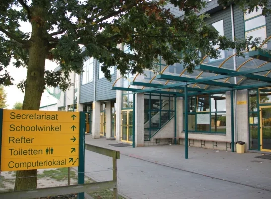 Merchtem gaat twee nieuwe scholen bouwen op bestaande sites Merchtem gaat twee nieuwe scholen bouwen op bestaande sites