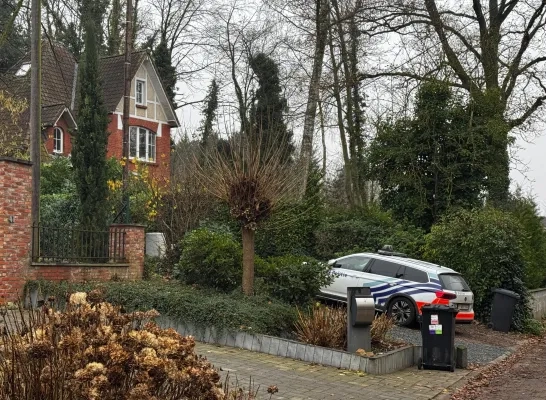 19-jarige man neergeschoten nadat hij ouders bedreigt en politie aanvalt 19-jarige man neergeschoten nadat hij ouders bedreigt en politie aanvalt