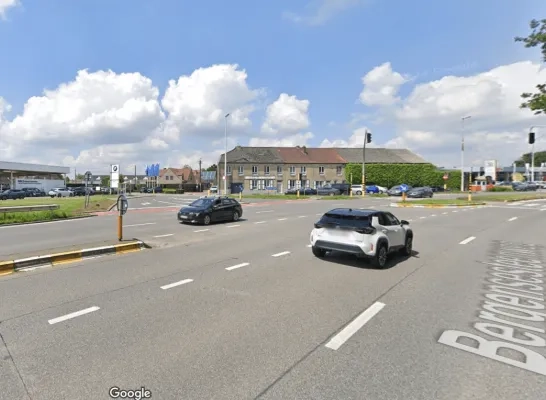 14-jarige jongen uit Lot overleden nadat auto hem aanrijdt in Sint-Pieters-Leeuw 14-jarige jongen uit Lot overleden nadat auto hem aanrijdt in Sint-Pieters-Leeuw