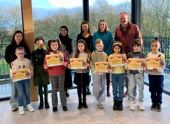 De Leeuwse Leeshelden met hun diploma De Leeuwse Leeshelden met hun diploma