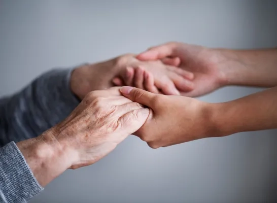 Asse op zoek naar vrijwilligers voor eerste LEIF-punt: “Een waardig levenseinde begint bij eerlijke gesprekken” Asse op zoek naar vrijwilligers voor eerste LEIF-punt: “Een waardig levenseinde begint bij eerlijke gesprekken”
