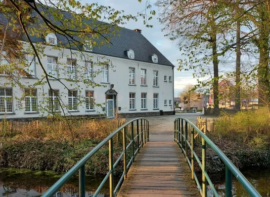 Maatwerkbedrijf frist oud-gemeentehuis van Buizingen op Maatwerkbedrijf frist oud-gemeentehuis van Buizingen op