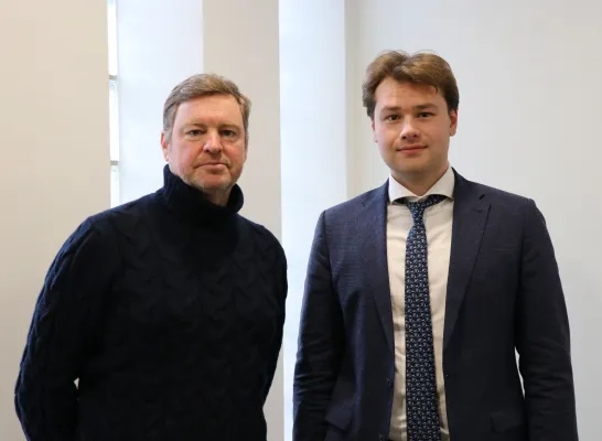 Schepen van Ontwikkelingssamenwerking Steven Elpers en schepen van Welzijn Reinhoud De Bosscher Schepen van Ontwikkelingssamenwerking Steven Elpers en schepen van Welzijn Reinhoud De Bosscher