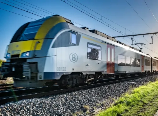 Van zondagavond tot en met maandagavond rijden er minder treinen Van zondagavond tot en met maandagavond rijden er minder treinen