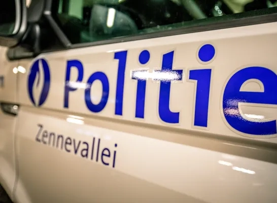 Man met 1kg cocaïne in de wagen onderschept in de buurt van Sint-Veroonmars in Lembeek Man met 1kg cocaïne in de wagen onderschept in de buurt van Sint-Veroonmars in Lembeek