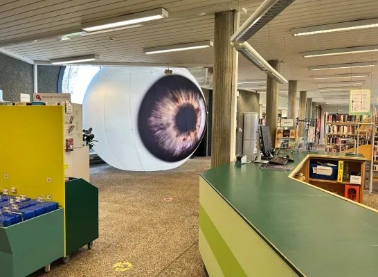 'Annoying eyes' in de Bibliotheek Dilbeek 'Annoying eyes' in de Bibliotheek Dilbeek