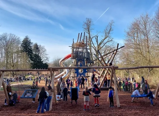 De speeltuin in het provinciedomein Huizingen De speeltuin in het provinciedomein Huizingen