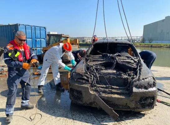 De Cel Vermiste Personen en tal van andere veiligheids- en hulpdiensten houden zoekacties op het Zeekanaal Brussel-Schelde
