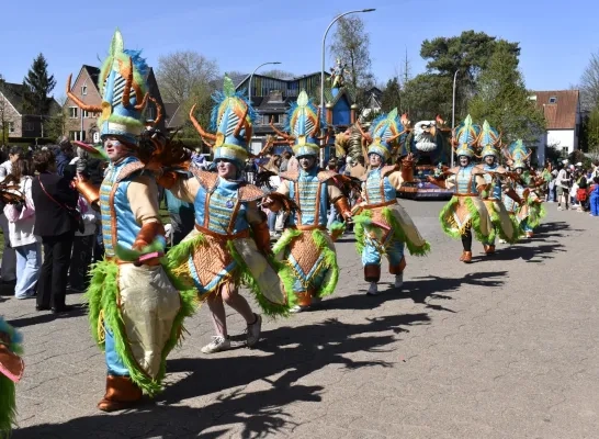 Carnavalstoet trekt door Dilbeek: “Mooi weer voor 35ste editie” 