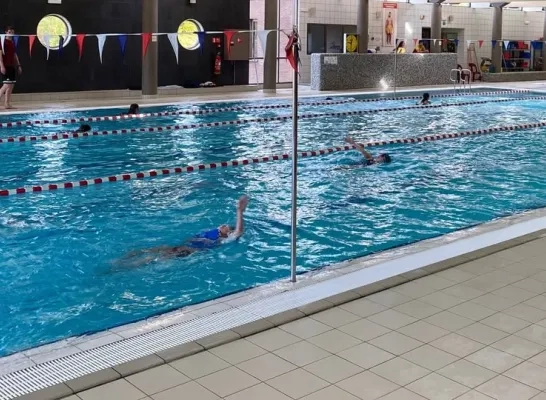 Zwembad van Asse tot en met morgen uitzonderlijk gesloten voor recreanten Zwembad van Asse tot en met morgen uitzonderlijk gesloten voor recreanten