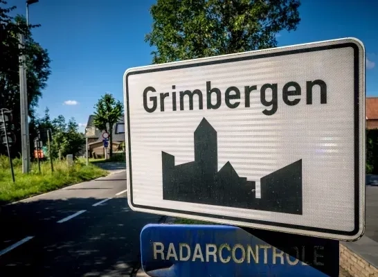 Lichaam van 59-jarige man aangetroffen in Grimbergen: autopsie moet doodsoorzaak uitwijzen Lichaam van 59-jarige man aangetroffen in Grimbergen: autopsie moet doodsoorzaak uitwijzen