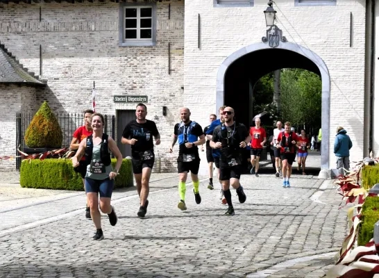 Parcours van de Great Breweries Marathon brengt 6.000 deelnemers naar Kasteel Diepensteyn in Steenhuffel