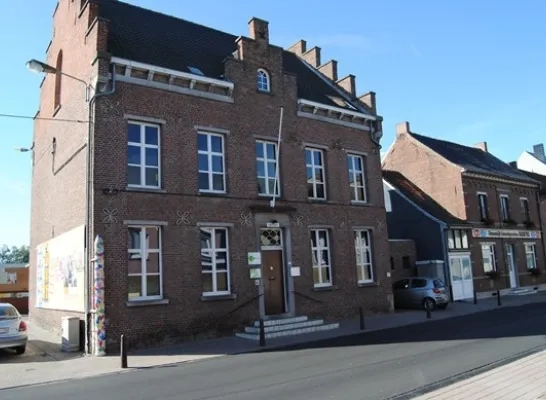 gemeentehuis_tollembeek.jpg