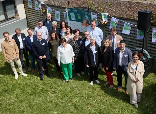 21 besturen ondertekenen het Charter Gezonde Gemeente 21 besturen ondertekenen het Charter Gezonde Gemeente
