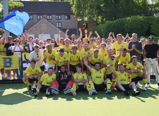 Royal Baudouin Dilbeek haalt het van Rapid Temse en speelt volgend seizoen in Nationale 1