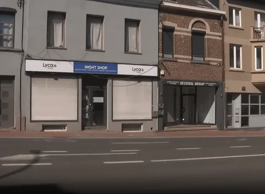 Burgemeester Segers sluit voor tweede keer nachtwinkel op Ninoofsesteenweg in Dilbeek: “Lange lijst van overtredingen” Burgemeester Segers sluit voor tweede keer nachtwinkel op Ninoofsesteenweg in Dilbeek: “Lange lijst van overtredingen”