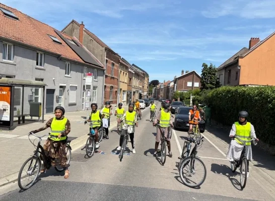 Volwassenen krijgen fietsdiploma in Machelen: “Een weg naar zelfvertrouwen en vrijheid”