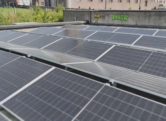 Zonnepanelen op GC Koetshuis
