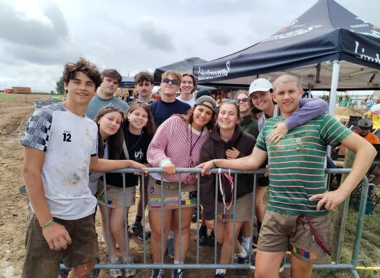 Farmstacle Race tijdens Dorpsfeesten Bogaarden levert spektakel op Farmstacle Race tijdens Dorpsfeesten Bogaarden levert spektakel op