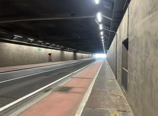 De tunnel in de Tervuursesteenweg onder de landingsbaan De tunnel in de Tervuursesteenweg onder de landingsbaan