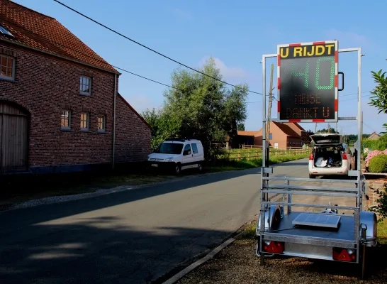 snelheidsbord_alleen.jpg