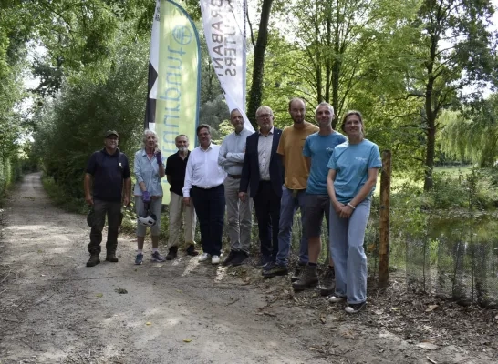 Verwaarloosde weekendvijver in Asse omgevormd tot groene parel